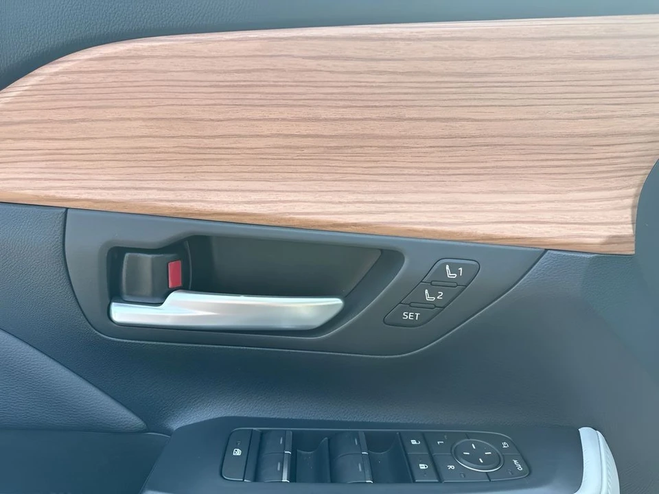 2024 Toyota Highlander - Image 11 of 31