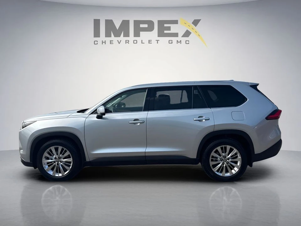 2024 Toyota Highlander - Image 2 of 31