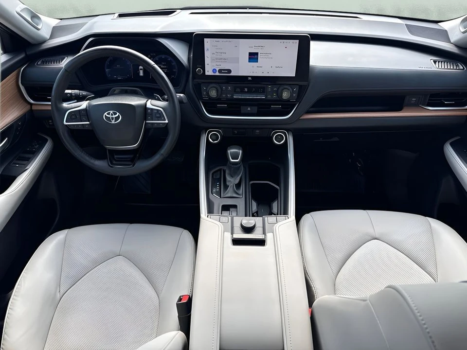 2024 Toyota Highlander - Image 17 of 31