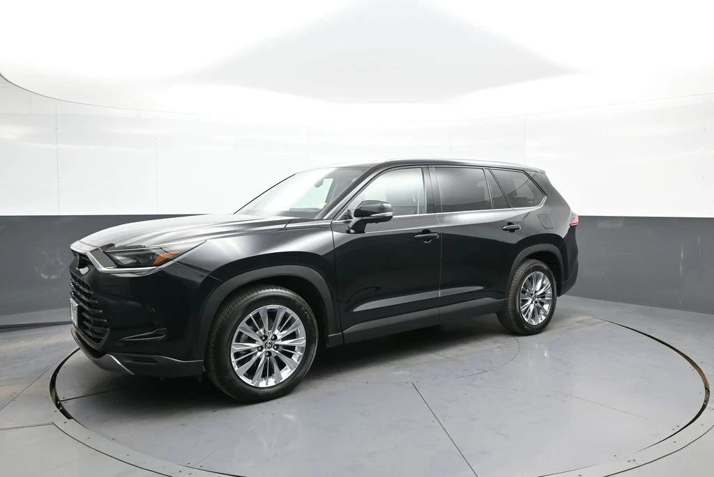 2024 Toyota Highlander - Image 10 of 12