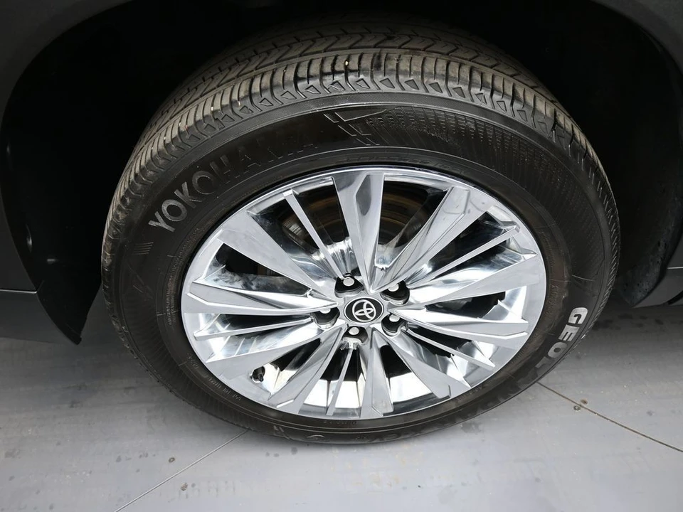 2024 Toyota Highlander - Image 12 of 12