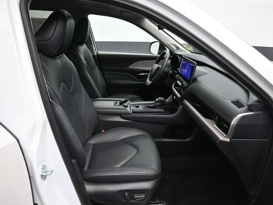 2024 Toyota Highlander - Image 27 of 31