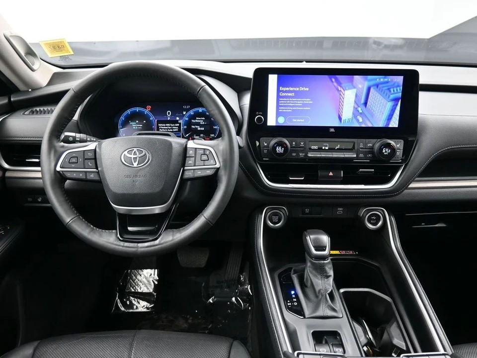 2024 Toyota Highlander - Image 20 of 31