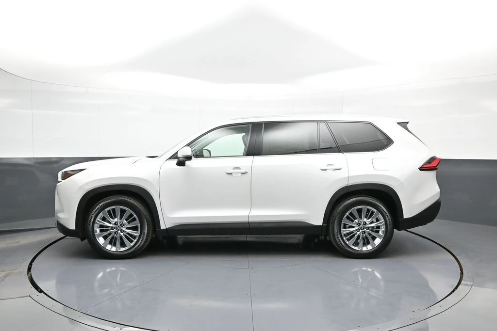 2024 Toyota Highlander - Image 9 of 31