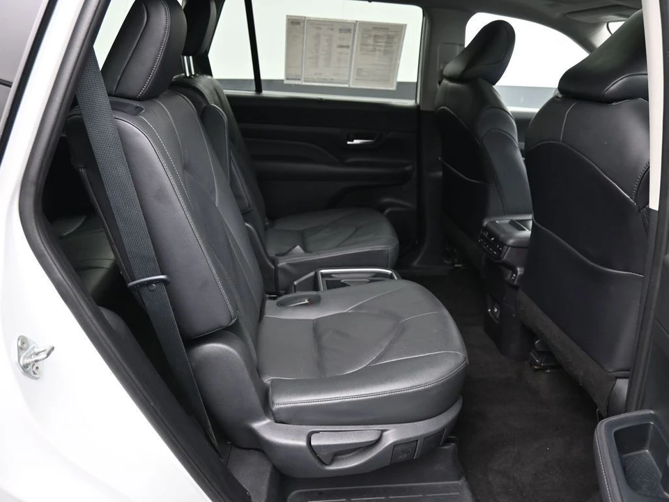 2024 Toyota Highlander - Image 26 of 31