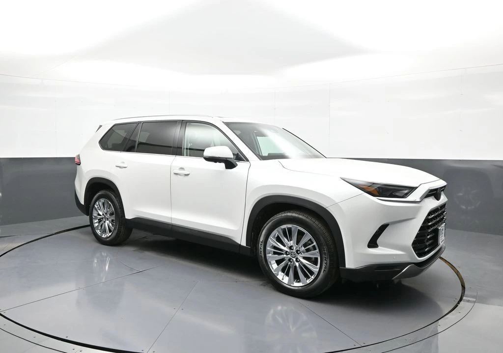 2024 Toyota Highlander - Image 4 of 31