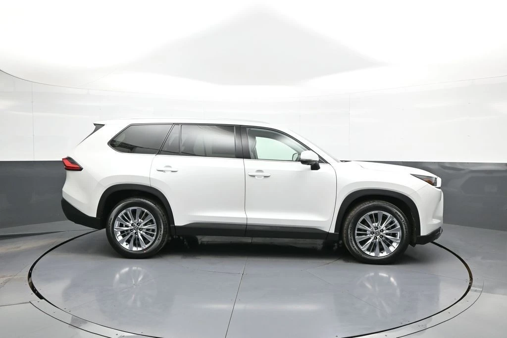 2024 Toyota Highlander - Image 5 of 31