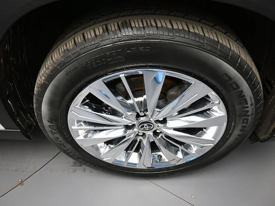 2024 Toyota Highlander - Image 13 of 31