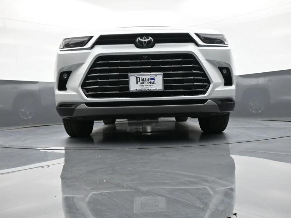 2024 Toyota Highlander - Image 29 of 31