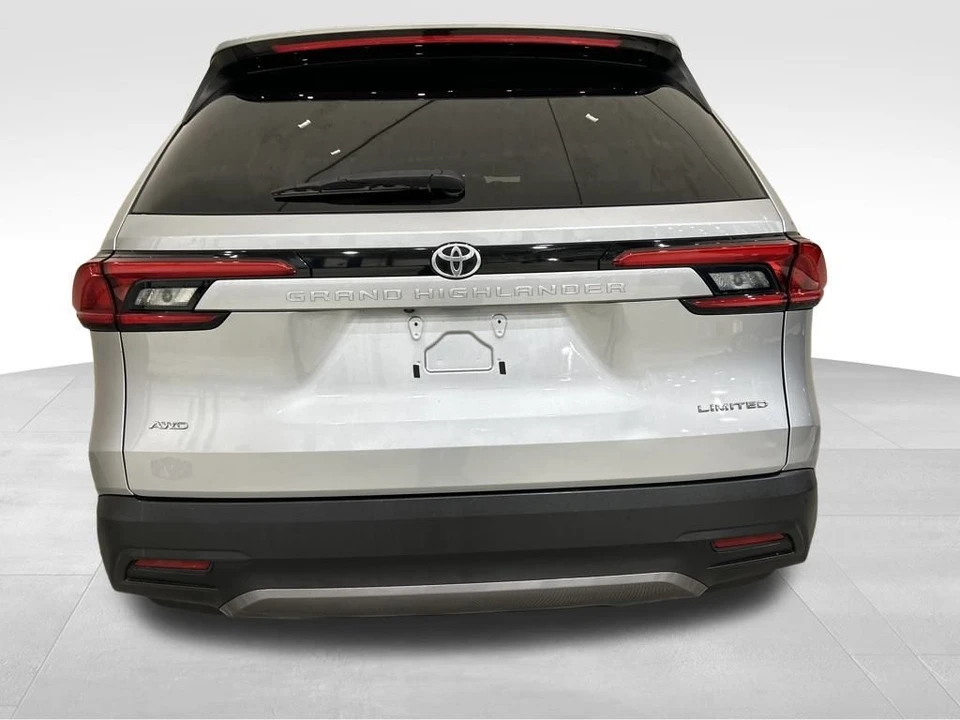 2024 Toyota Highlander - Image 4 of 12