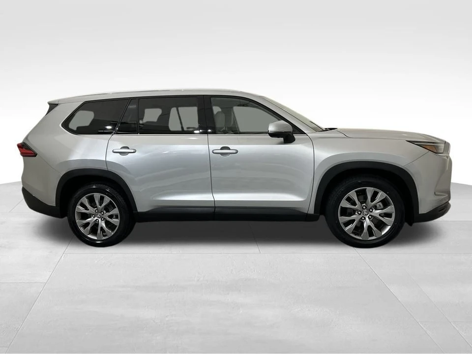2024 Toyota Highlander - Image 6 of 12