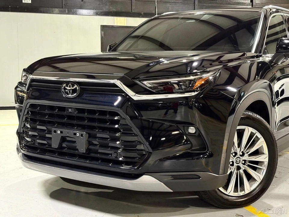2024 Toyota Highlander - Image 3 of 21