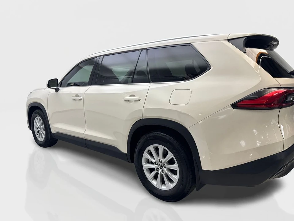 2024 Toyota Highlander - Image 14 of 31