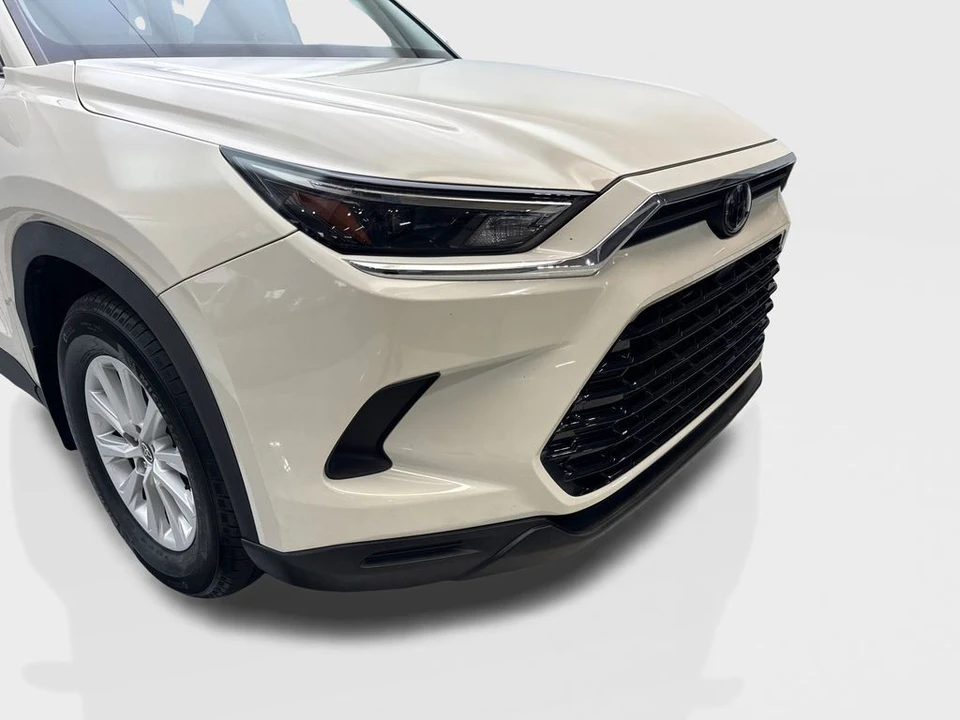 2024 Toyota Highlander - Image 17 of 31