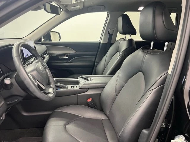 2024 Toyota Highlander - Image 8 of 10