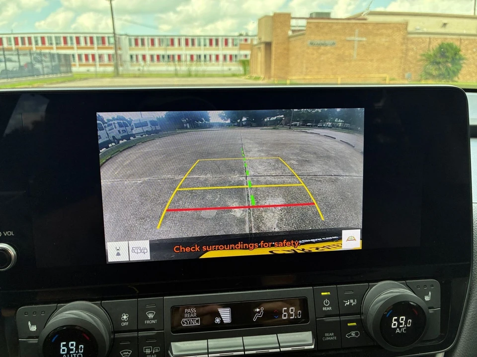 2024 Toyota Highlander - Image 27 of 31