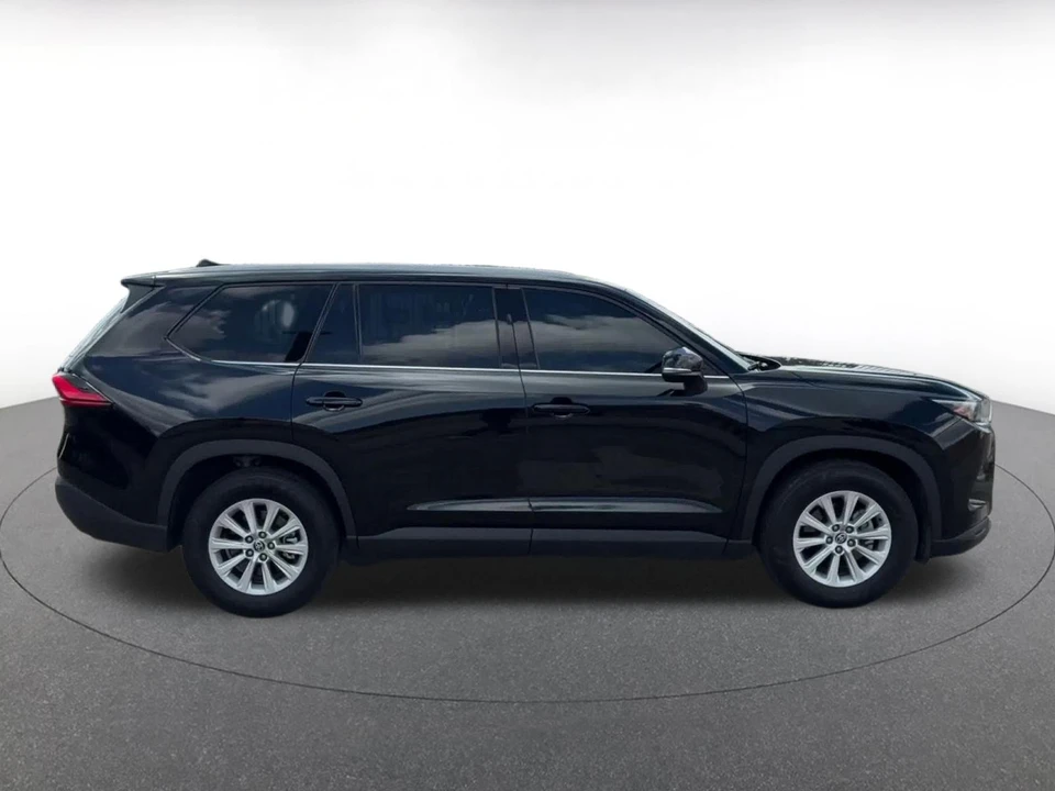 2024 Toyota Highlander - Image 18 of 31