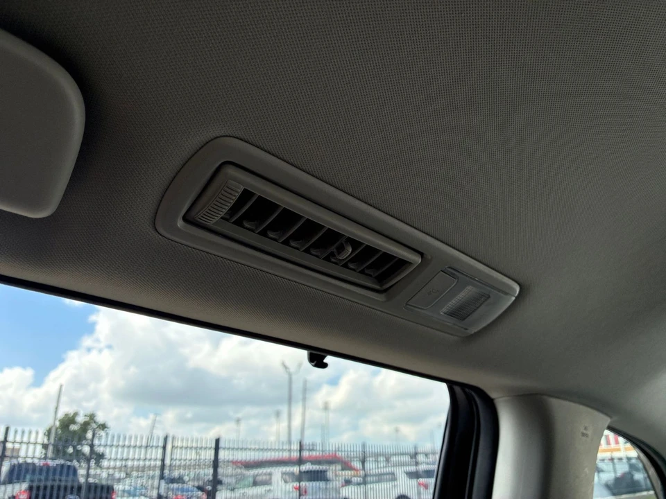 2024 Toyota Highlander - Image 26 of 31