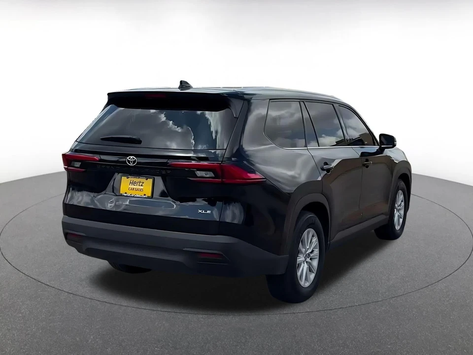 2024 Toyota Highlander - Image 16 of 31