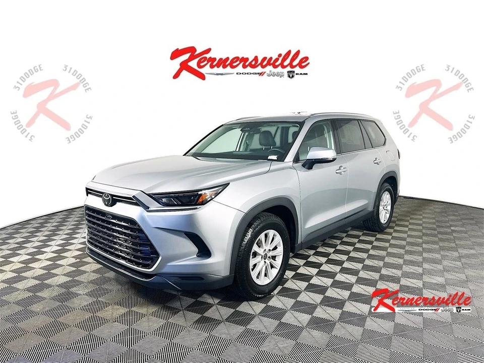 2024 Toyota Highlander - Image 3 of 12