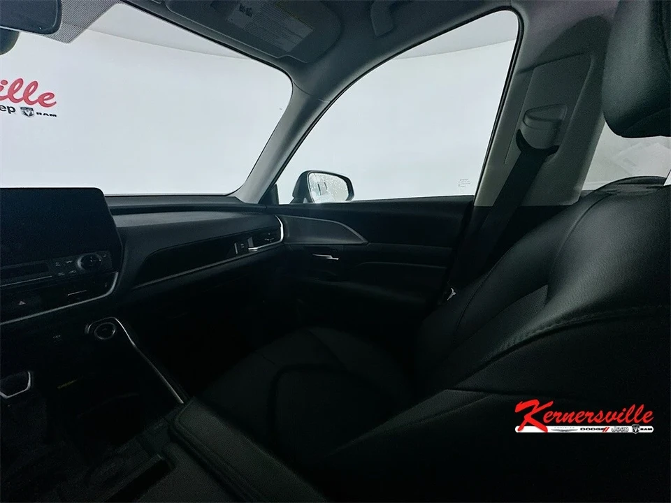 2024 Toyota Highlander - Image 11 of 12