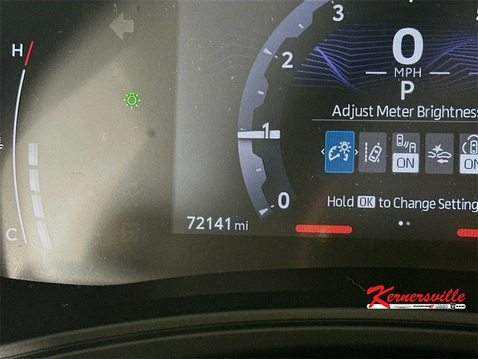 2024 Toyota Highlander - Image 15 of 21