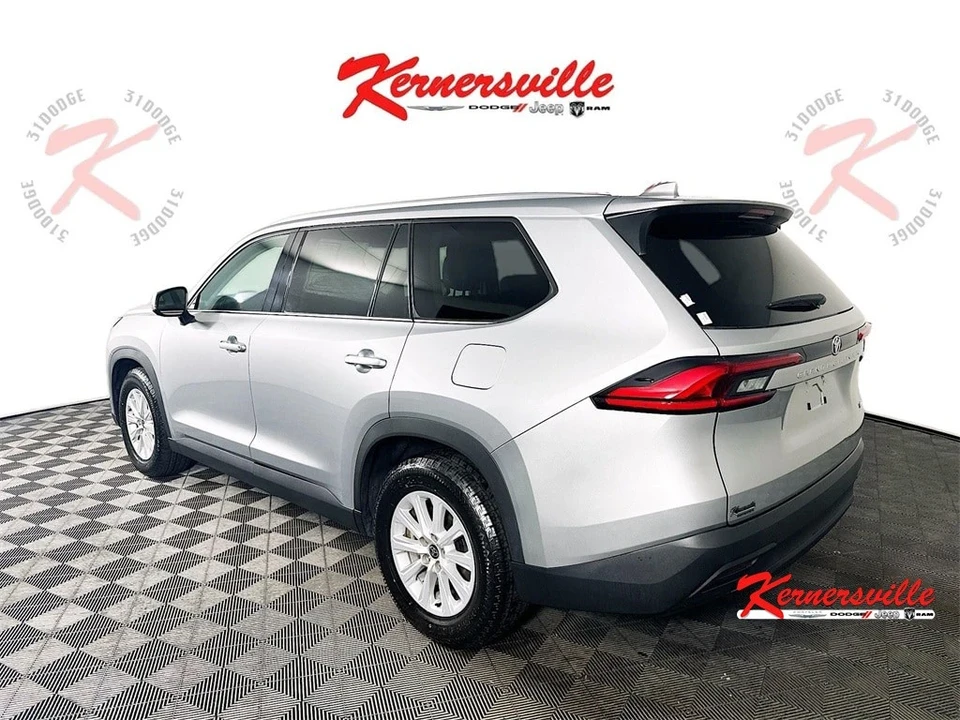 2024 Toyota Highlander - Image 5 of 12