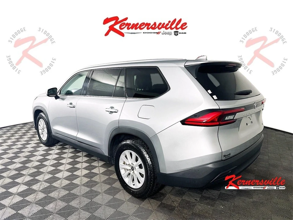 2024 Toyota Highlander - Image 5 of 12