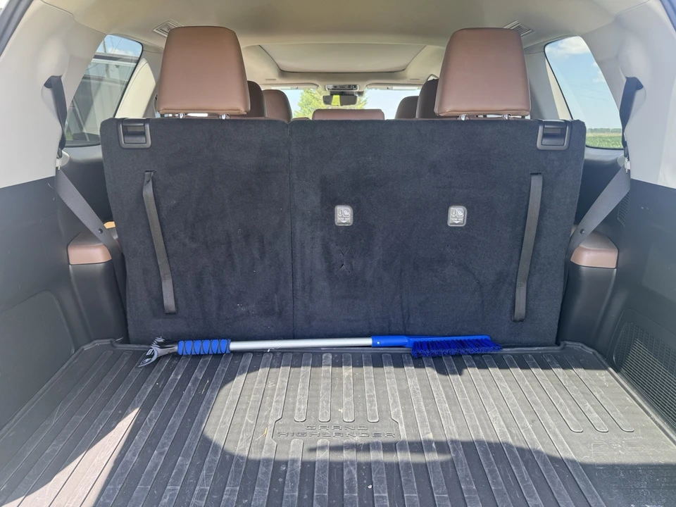 2024 Toyota Highlander - Image 7 of 10