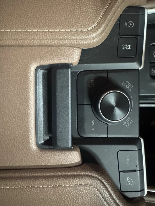 2024 Toyota Highlander - Image 9 of 10