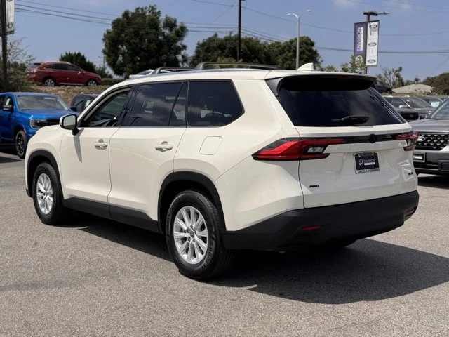 2024 Toyota Highlander - Image 9 of 12