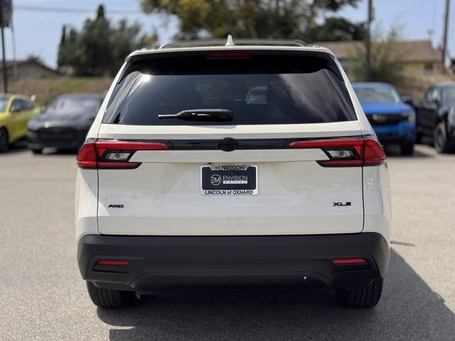 2024 Toyota Highlander - Image 10 of 12
