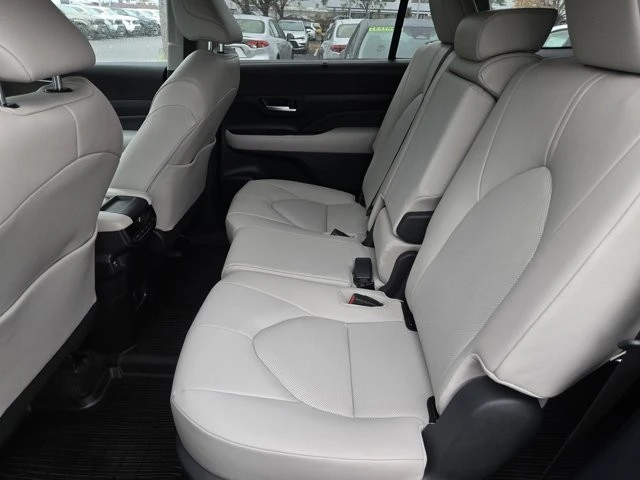 2024 Toyota Highlander - Image 11 of 12