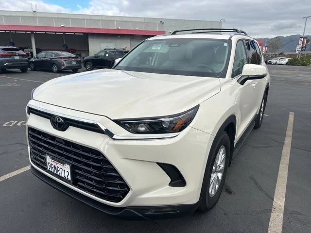 2024 Toyota Highlander - Image 2 of 12