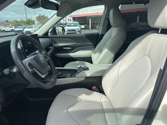 2024 Toyota Highlander - Image 7 of 12