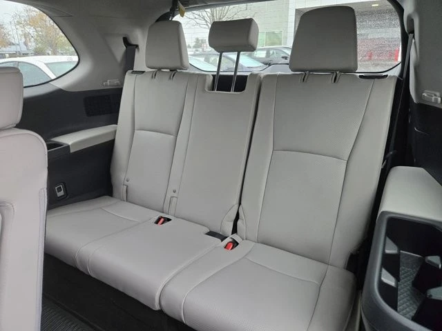 2024 Toyota Highlander - Image 12 of 12