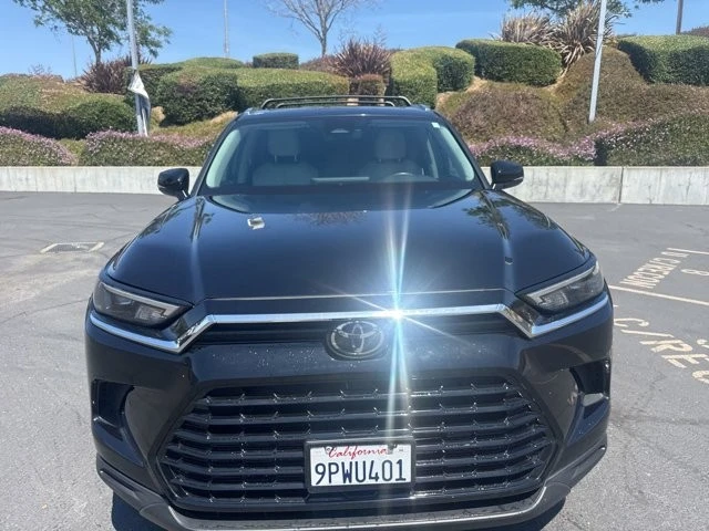 2024 Toyota Highlander - Image 2 of 17