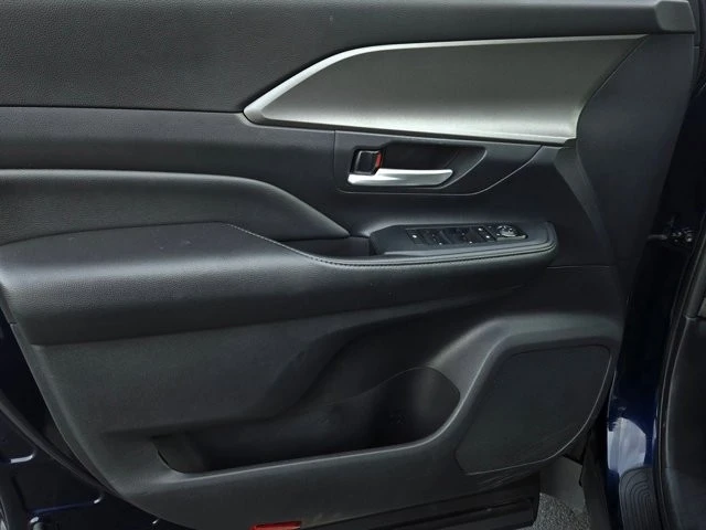 2024 Toyota Highlander - Image 9 of 12