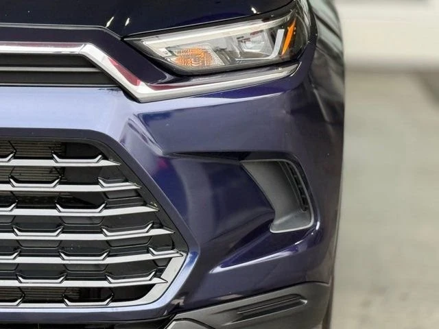 2024 Toyota Highlander - Image 8 of 12