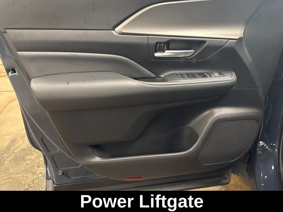 2024 Toyota Highlander - Image 10 of 12