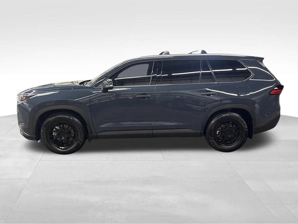 2024 Toyota Highlander - Image 2 of 12