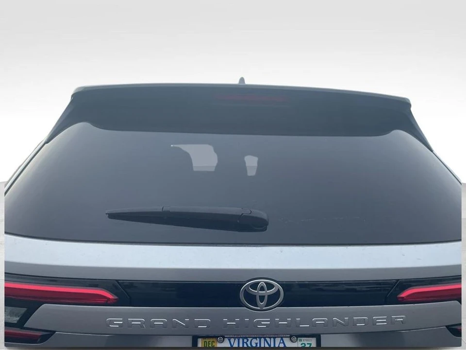 2024 Toyota Highlander - Image 6 of 12