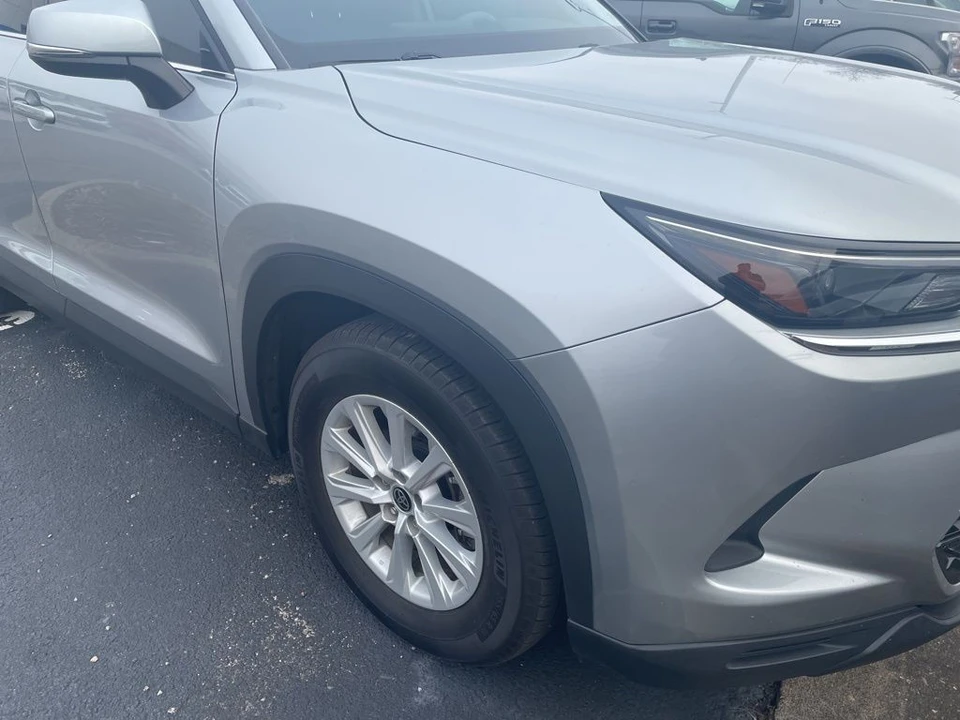 2024 Toyota Highlander - Image 10 of 12
