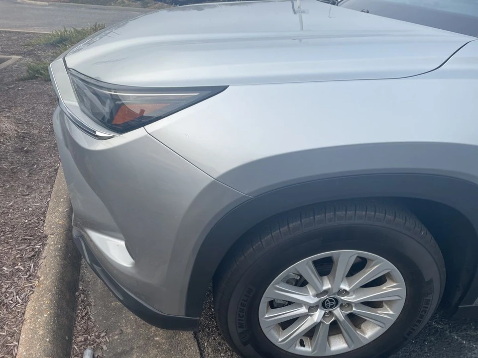2024 Toyota Highlander - Image 2 of 12