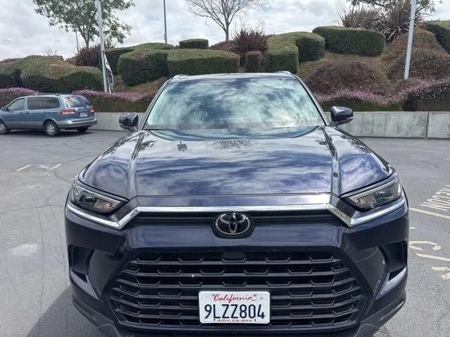2024 Toyota Highlander - Image 2 of 16