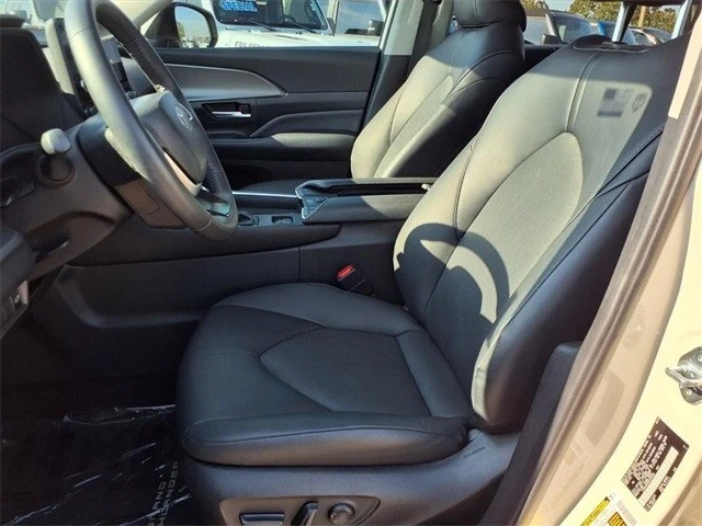 2024 Toyota Highlander - Image 17 of 21