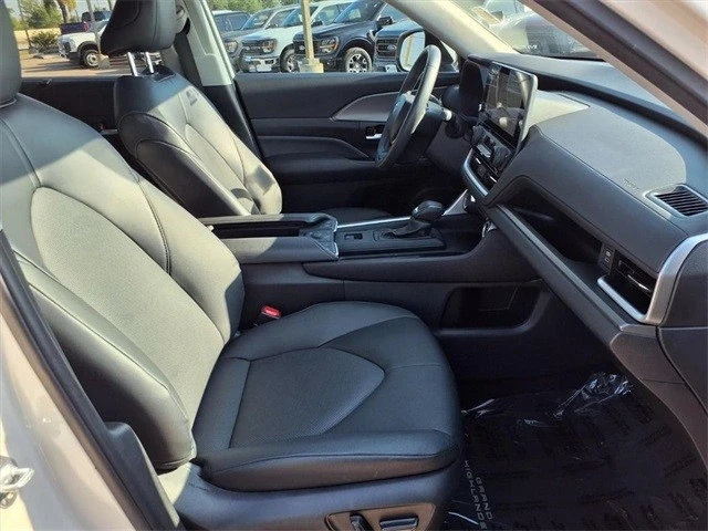 2024 Toyota Highlander - Image 20 of 21