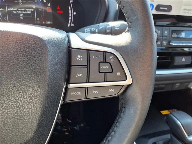 2024 Toyota Highlander - Image 12 of 21