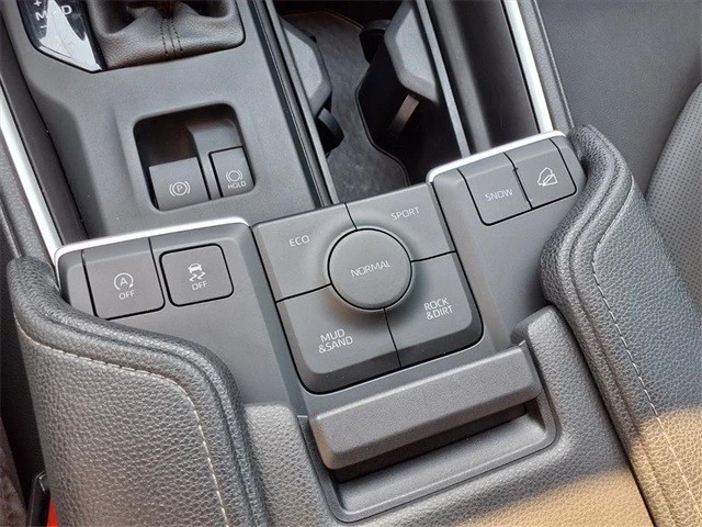 2024 Toyota Highlander - Image 13 of 21