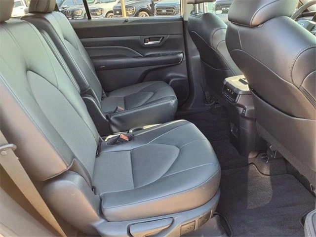 2024 Toyota Highlander - Image 19 of 21